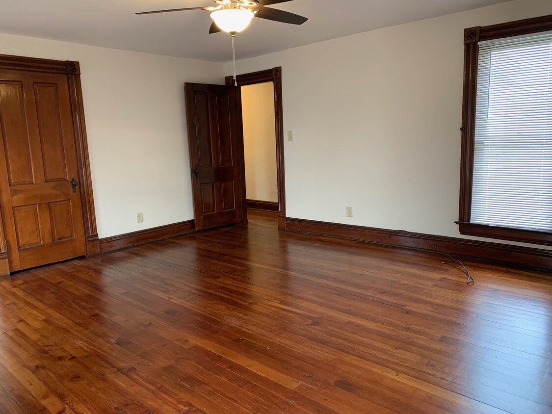 512.5 S Court St, Circleville, OH 43113 House for Rent in Circleville