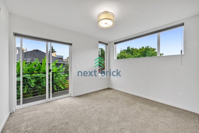 Building Photo - A beautiful 3 bed and 2 bathroom house for...