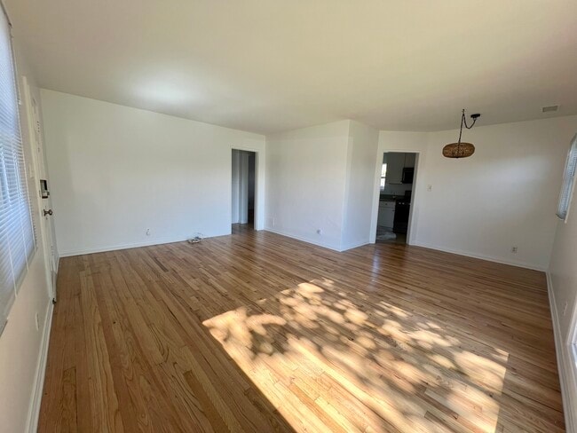 Building Photo - 8500 Barnsley Ave