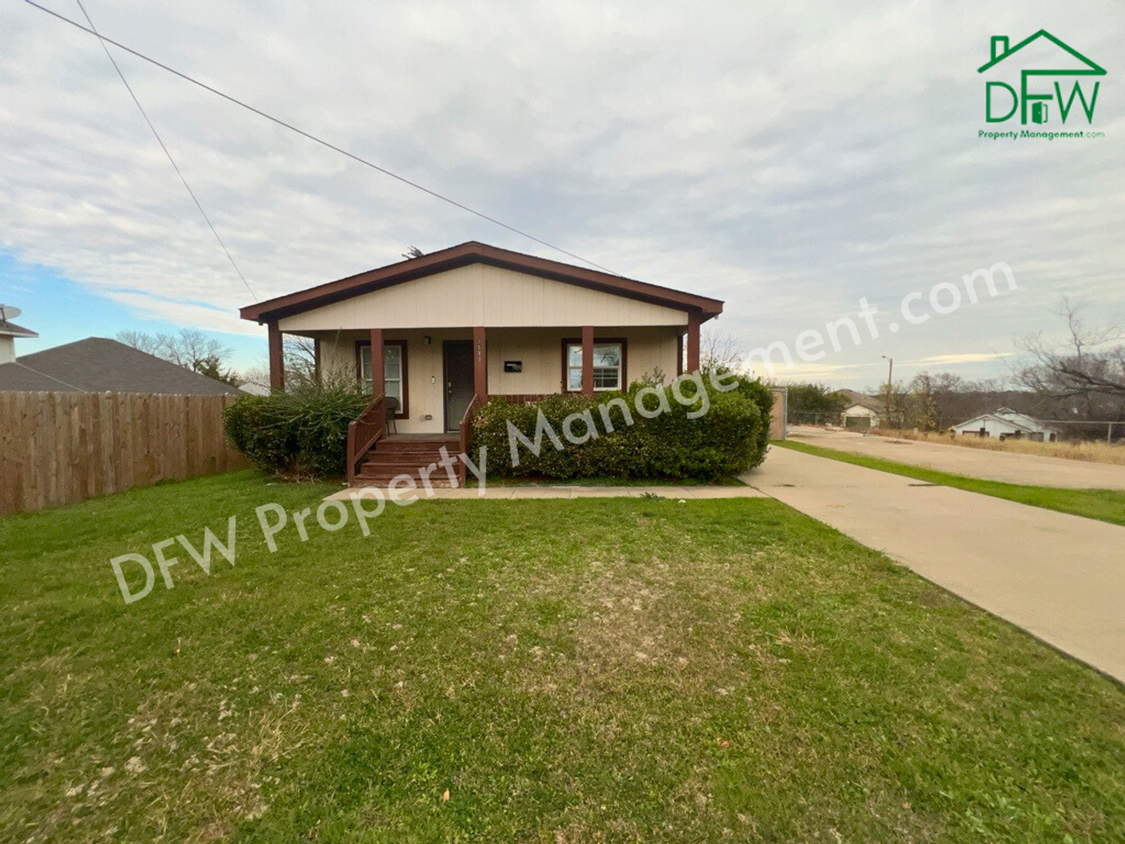 Primary Photo - Charming 3-bedroom, 2-bathroom home in the...