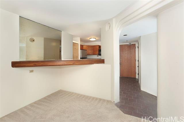 Building Photo - 60 N Beretania St