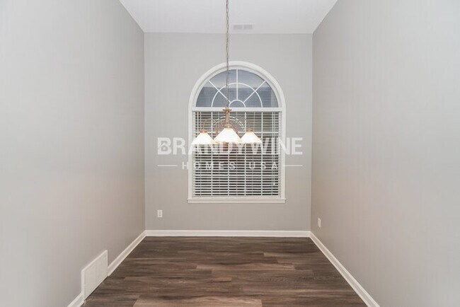 Building Photo - 9127 Berry Garden Cir S