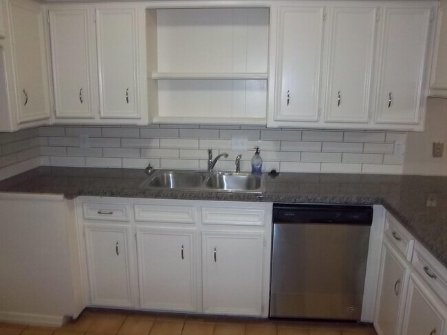 Building Photo - 4819 73rd St