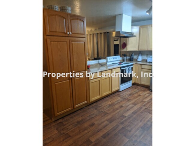 Building Photo - Furnished  -1 Bedroom Apartment