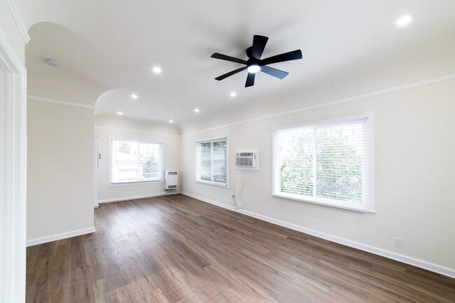 Foto del edificio - 211 N Berendo St