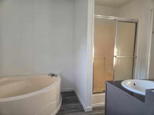 Building Photo - 1421 Cody Rd N