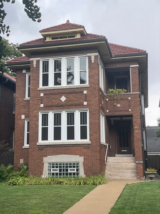 Building Photo - 322 S Oak Park Ave