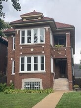 Building Photo - 322 S Oak Park Ave