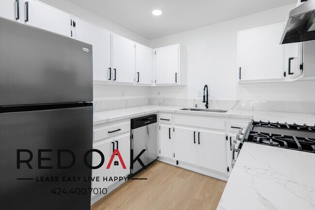 Foto del edificio - 7945 Lime Ave