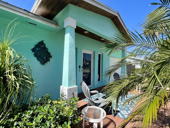 Building Photo - 3118 Pierson Dr