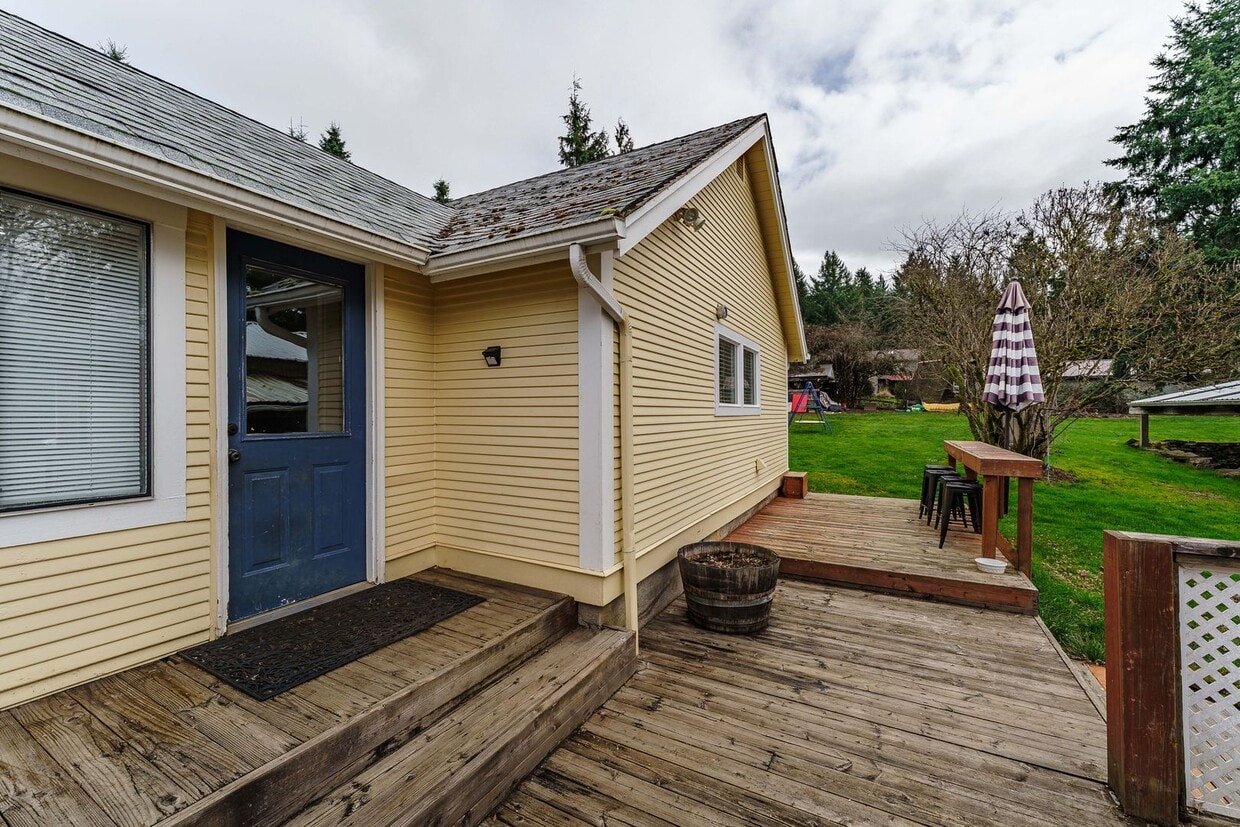 Image showcasing 28811 N Main St Unit Private Studio, Ridgefield, WA 98642 - Room for ...