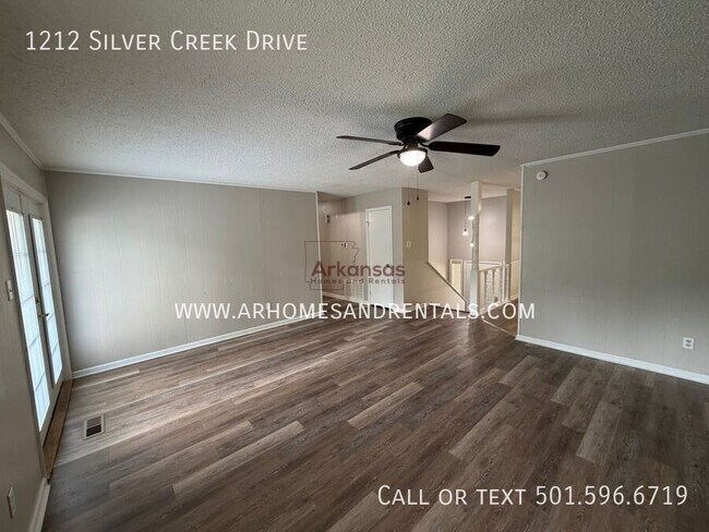 Building Photo - 1212 Silver Creek Dr
