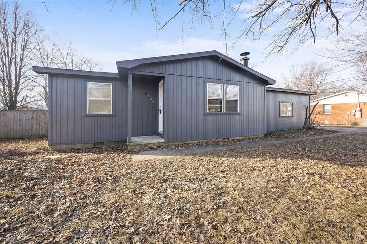 Primary Photo - Cute Fayetteville House