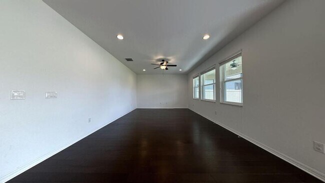 Building Photo - 10127 Tuscan Sun Ave