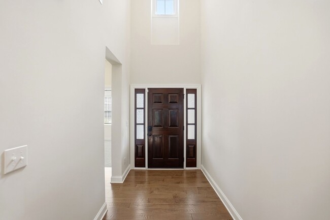 Building Photo - Stunning Home with Main-Level Bedroom, Gourmet Kitchen