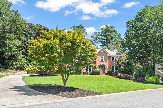 Building Photo - 3201 Lakeridge Dr SE