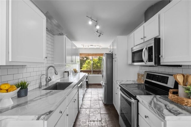Foto del edificio - 5650 N Sumner Way