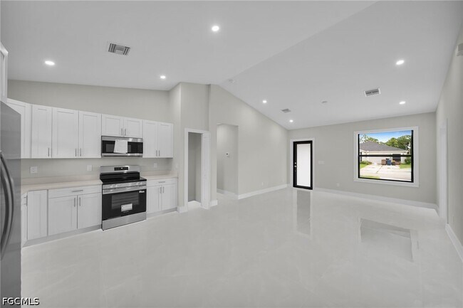 Foto del edificio - 462 Lampion Ave S