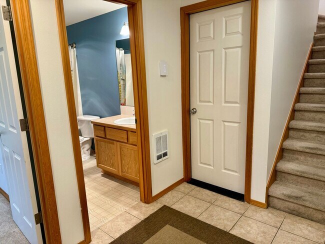 Foto del edificio - Welcome to this stunning 3-bedroom, 2.5-ba...