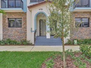 Building Photo - 6130 SW 36th Ct