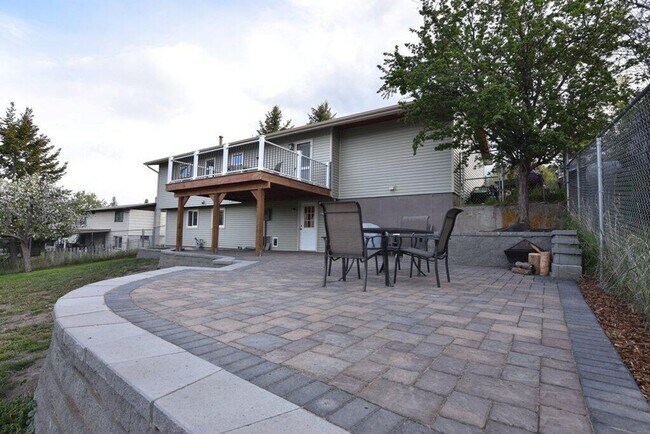 Foto del edificio - 222 Ridgeway Dr