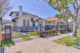 Building Photo - 3519 Avenue R 1/2