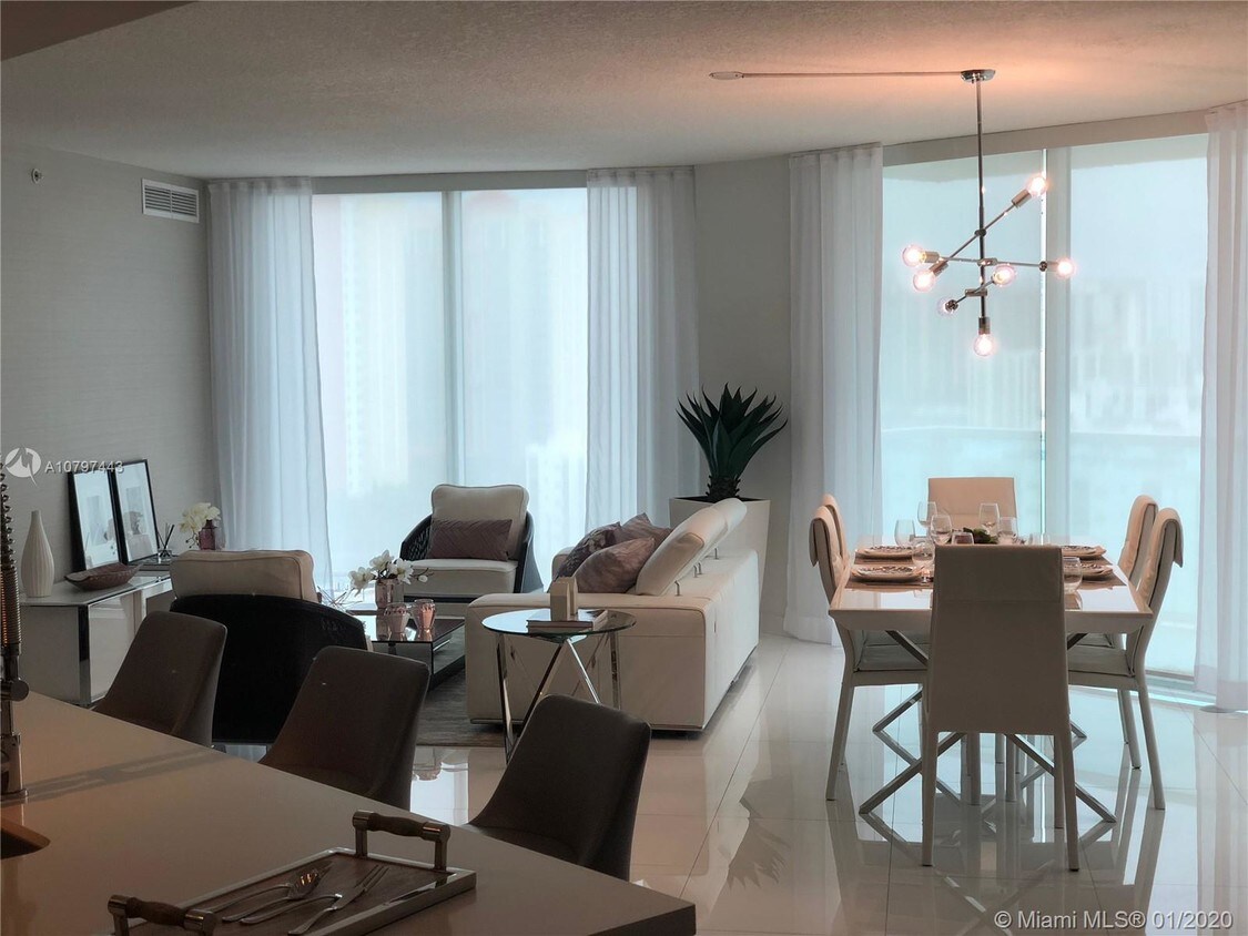 Primary Photo - 150 Sunny Isles Blvd