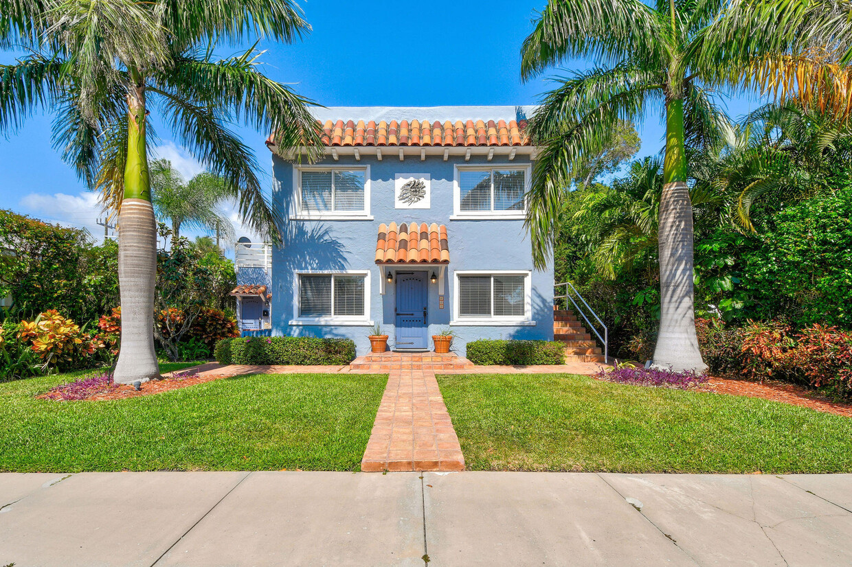 Primary Photo - 605 N Lakeside Dr