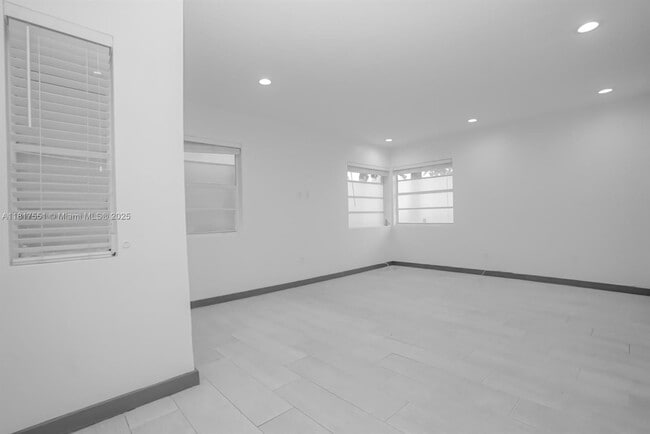 Building Photo - 901 Euclid Ave