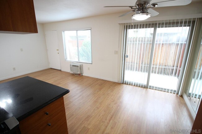 Foto del edificio - 9574 Carroll Canyon Rd