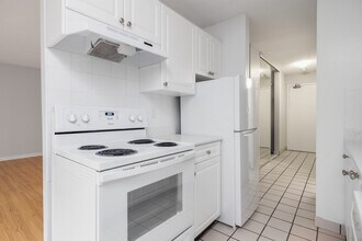 Building Photo - 1160 Haro St Building Photo - 1160 Haro St