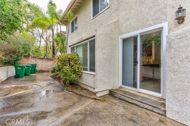 Building Photo - 4 Lucero E