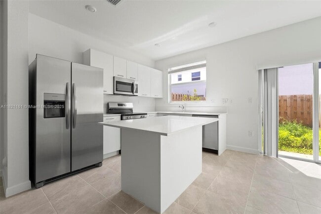 Foto del edificio - 12154 NW 24th Ct