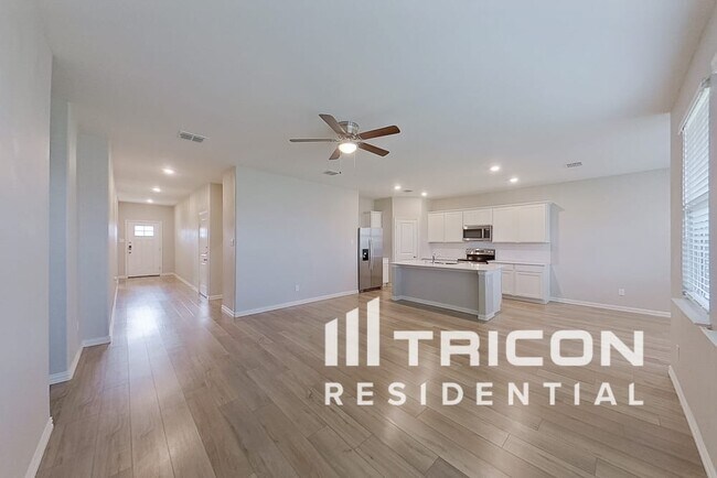 Foto del edificio - 235 Jenkinson Dr