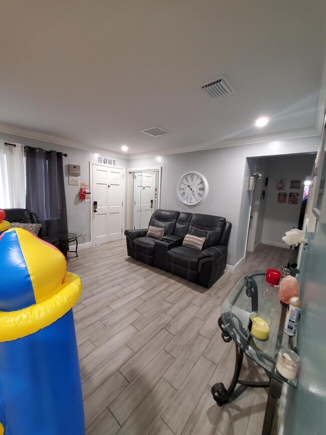 Foto del edificio - 732 Aspen Rd