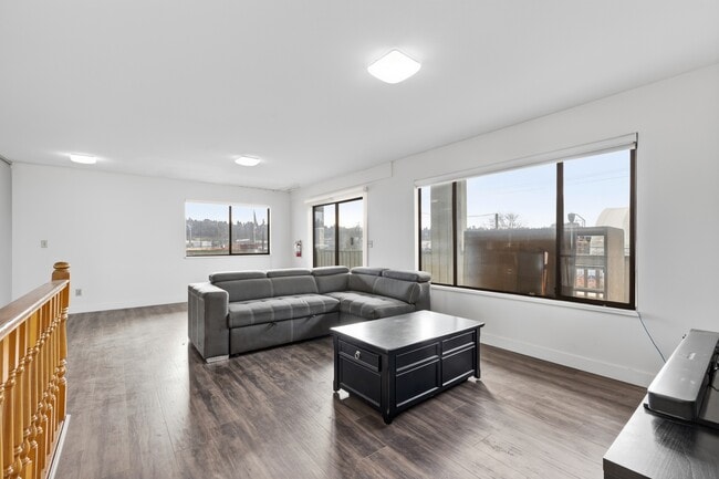 Photo du bâtiment - 12163 Old Yale Rd