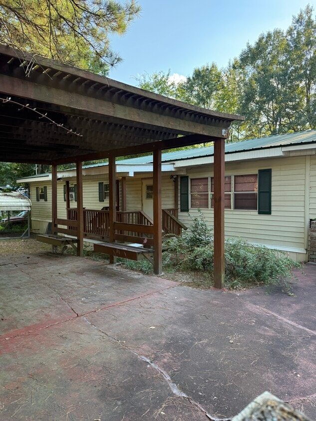 Primary Photo - 1320 N Highland Ave