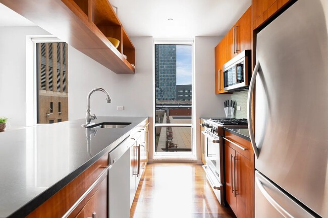Foto del edificio - 2-40-40 51st Ave