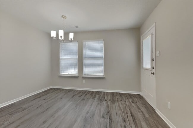 Foto del edificio - 15402 Streetcar Ct