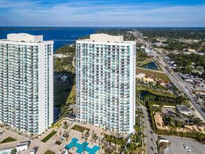 Foto del edificio - 3000 Oasis Grand Blvd