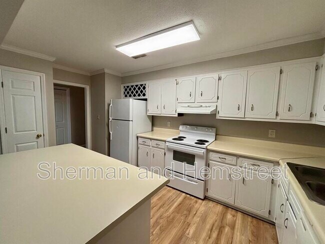 Foto del edificio - 2139 Holt St