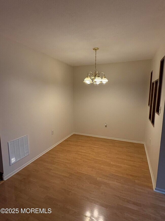 Foto del edificio - 910 Judy Ct