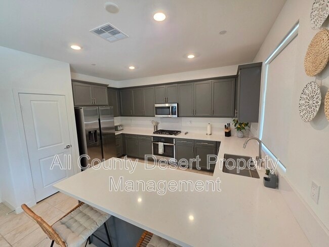 Building Photo - 35460 Domani Dr