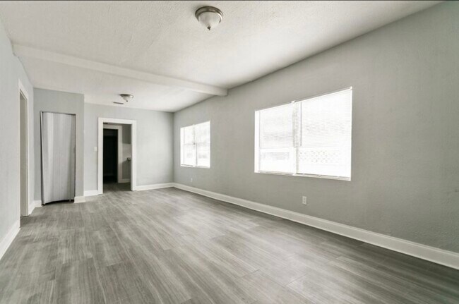 Building Photo - 2091 Yulee St