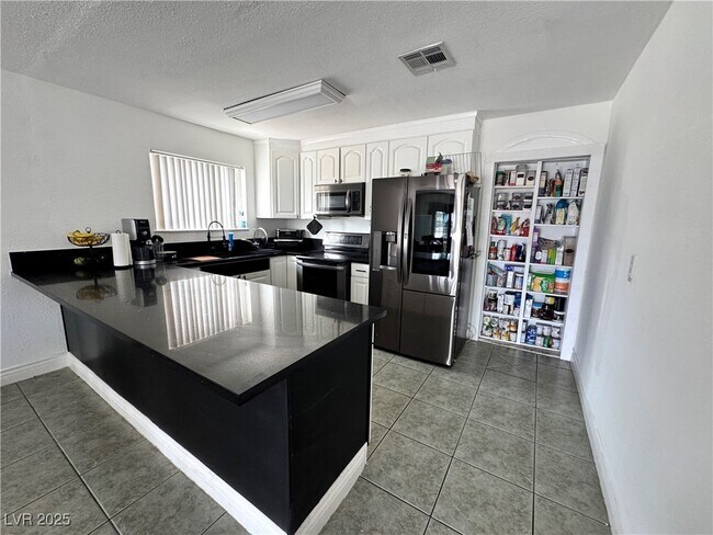 Foto del edificio - 5248 Rambling Rd