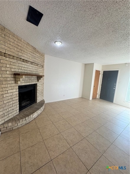 Building Photo - 213 Versailles St