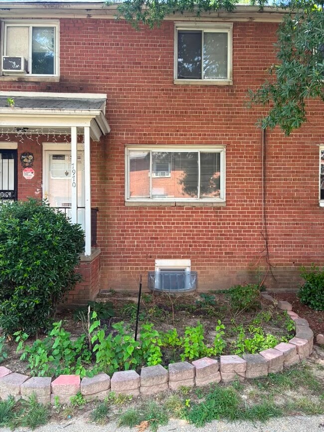 Photo - 7970 Riggs Rd House