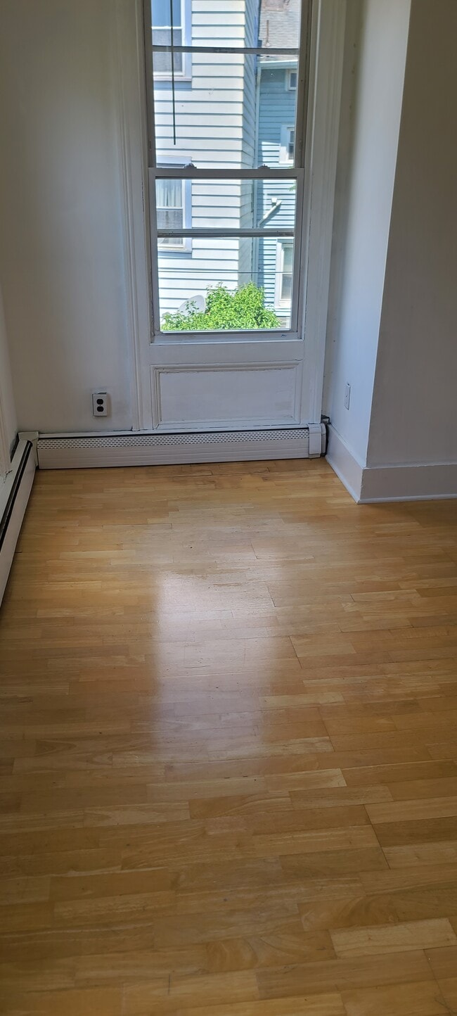 Building Photo - 43 Division St