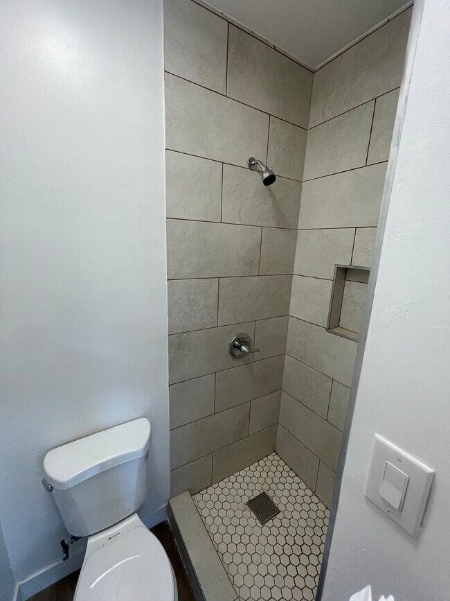 Foto del edificio - 9282 Gordon Ave
