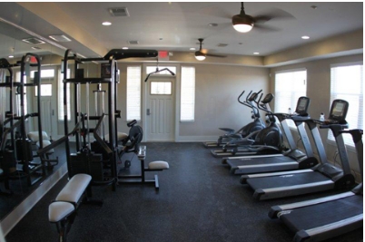 Gimnasio - East Village at Avondale Meadows Apartments